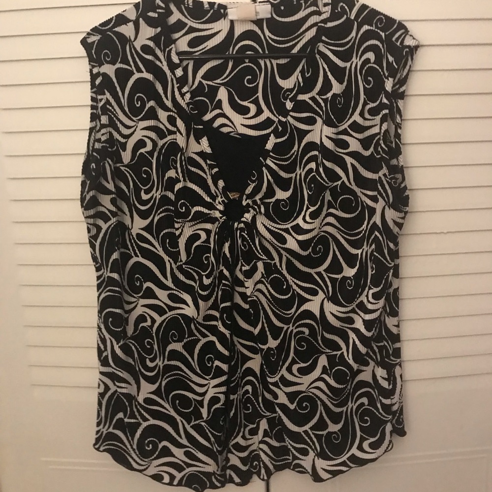 Black & white sleeveless dress barn top 14